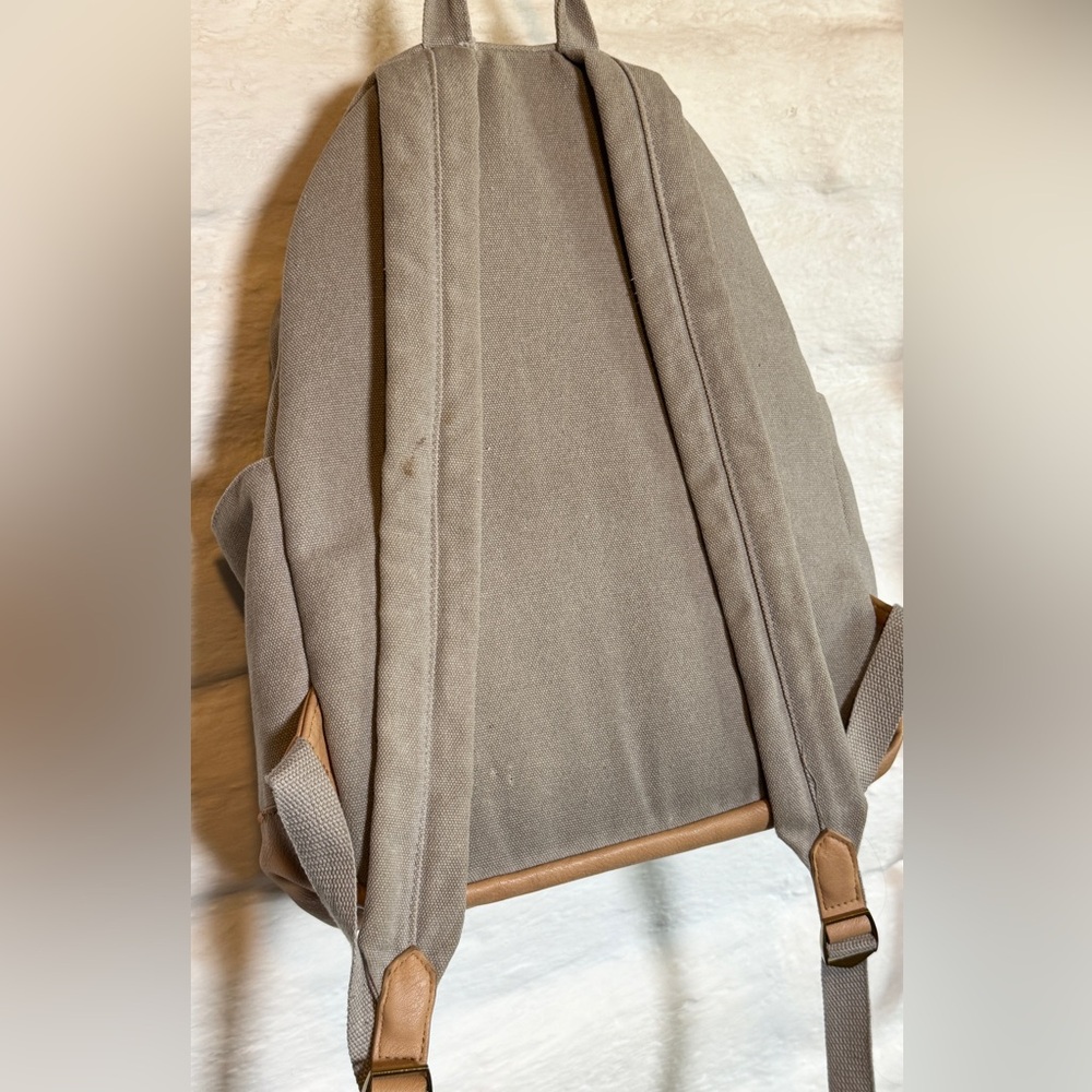 Universal Thread Backpack - Picture 3 of 6